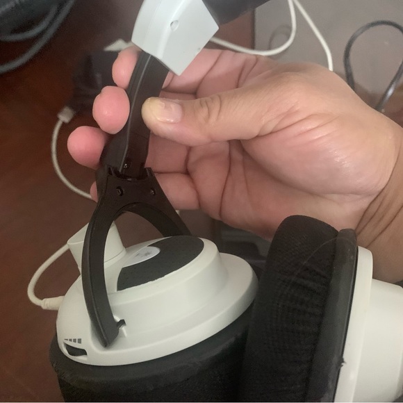 Xbox 360 Console Bundle with 3 Controllers 60gb - Picture 8 of 16